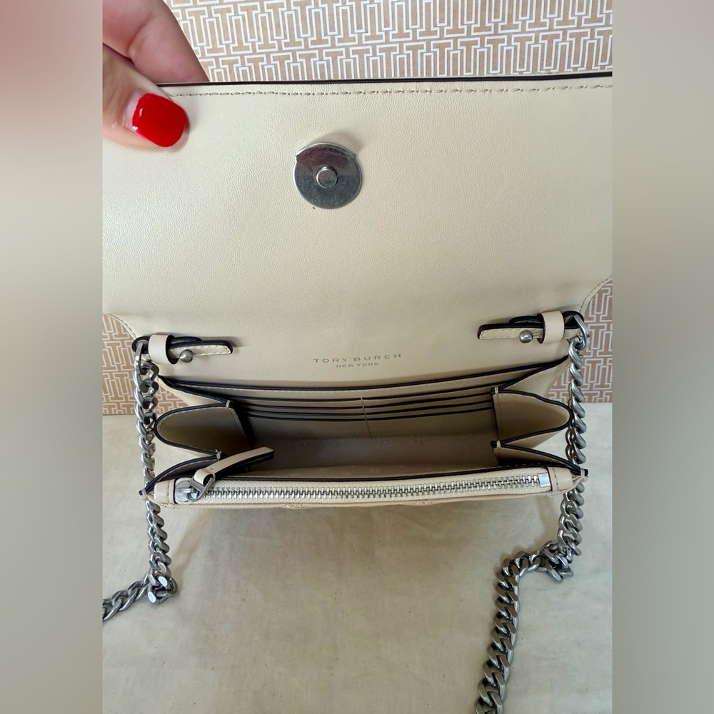 Tory Burch Willa crossbody - Picture 3 of 9